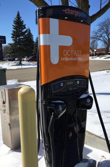EV charger at Kelley's Market Mobil