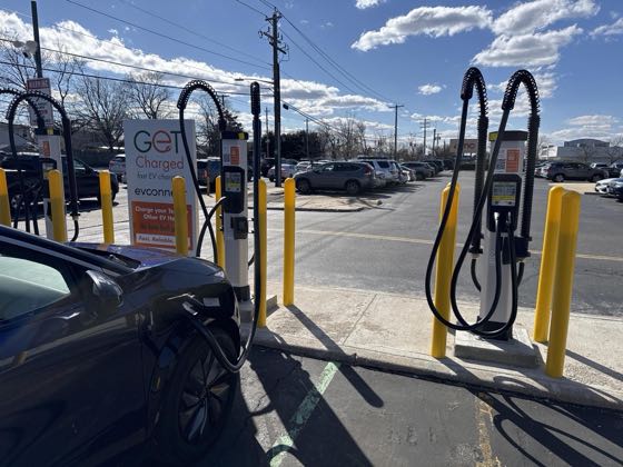 EV charger at Nassau Mall - Wendy's