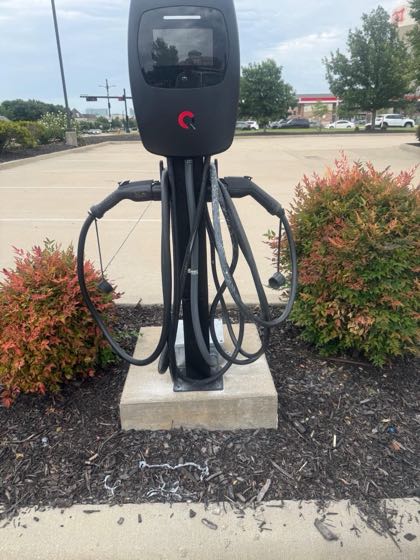 EV charger at DUA TRATTORIA