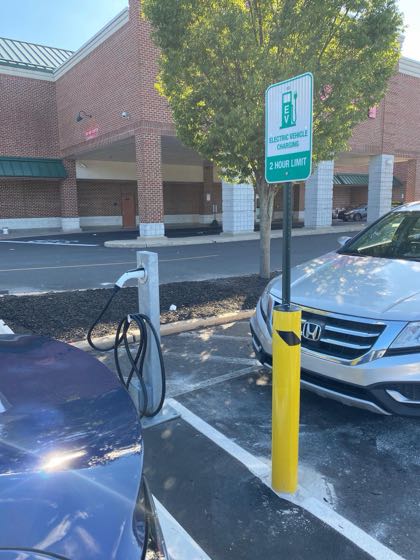 EV charger at GIANT Willow Grove