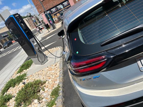 EV charger at Roselle Park Wine & Spirits