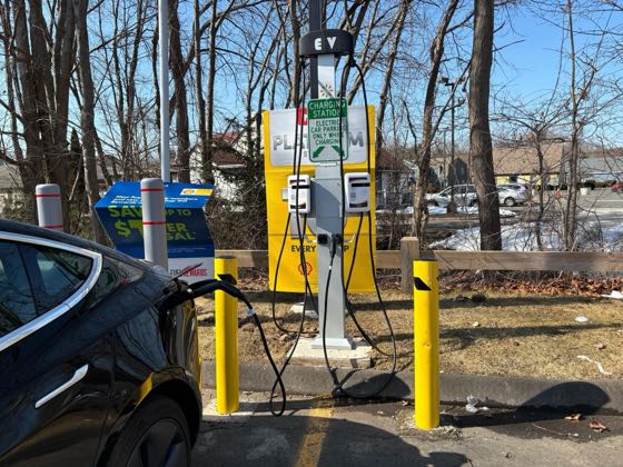 EV charger at Oakland Fresh Market - Shell