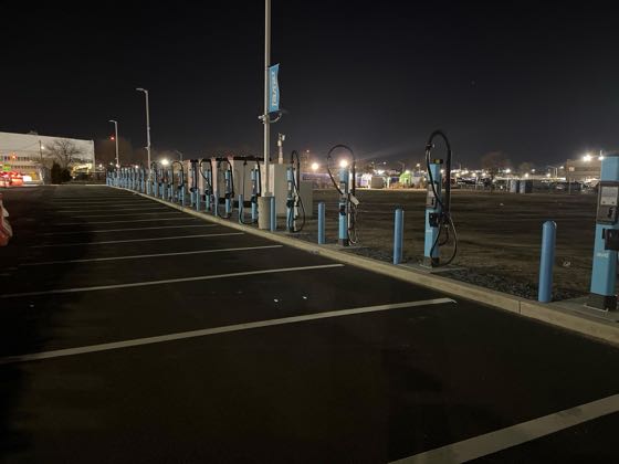 EV charger at JFK Airport - Cell Phone Lot West (2)